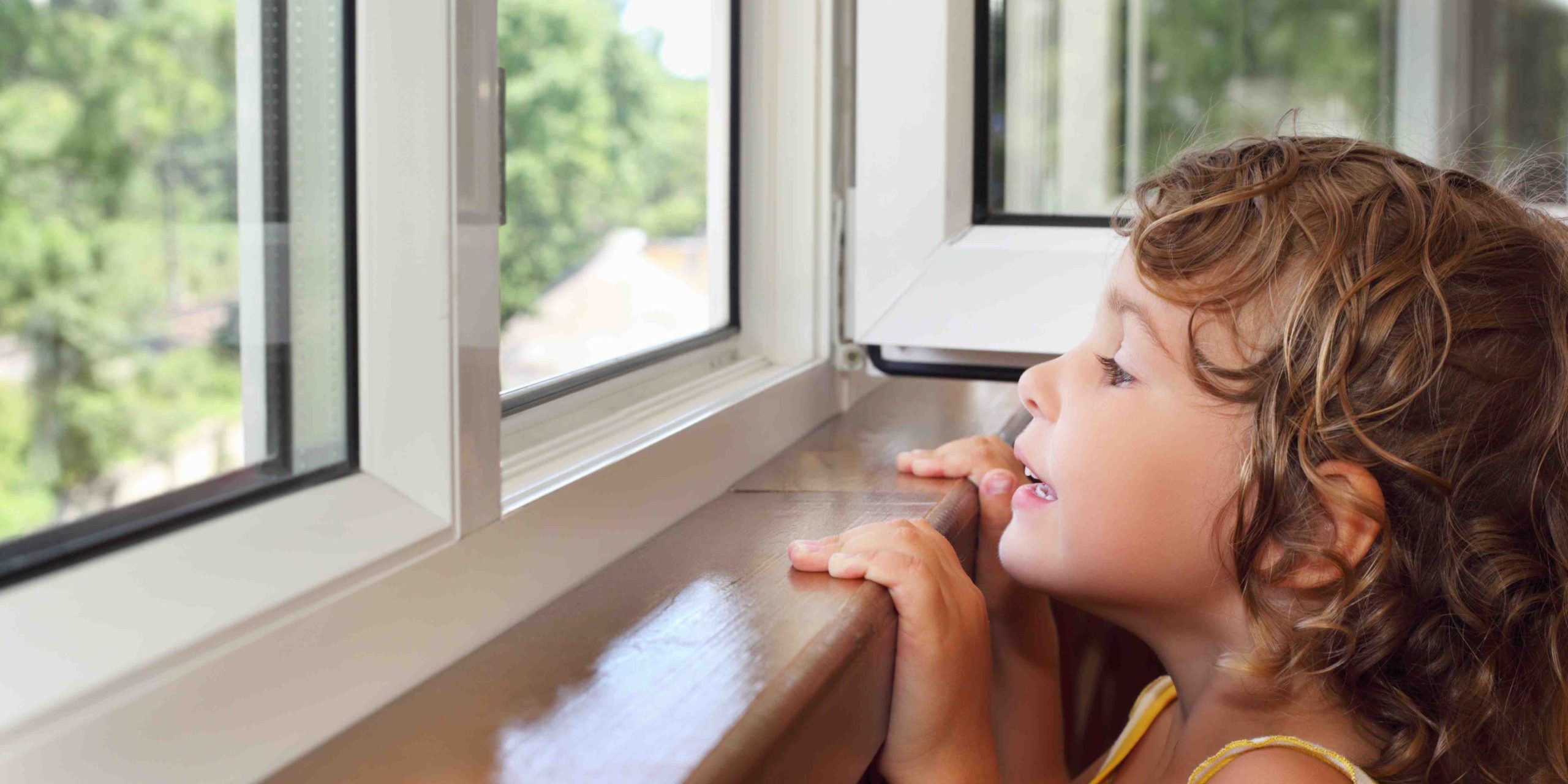 Los Peques y las alturas: ¿Tienes tus ventanas preparadas para los niños? -  Pequesseguros